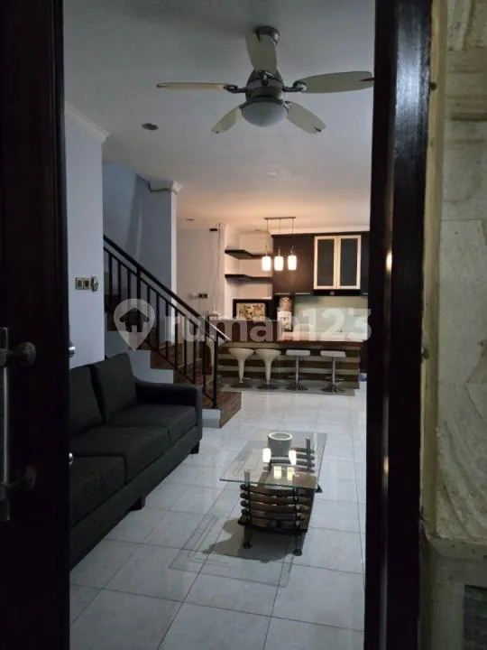 2 Lantai 4 Kamar Tidur Full Furnish di Tukad Renon - Image 4 of 4