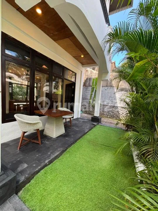 Stunning 3-Bedroom Villa For Rent In Kerobokan - Image 2 of 4