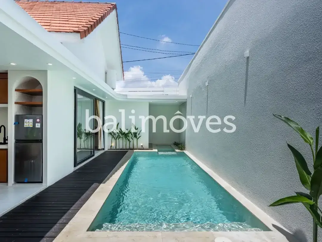 Villa Modern Baru dengan Dua Kamar Tidur di Kesiman - Image 3 of 10