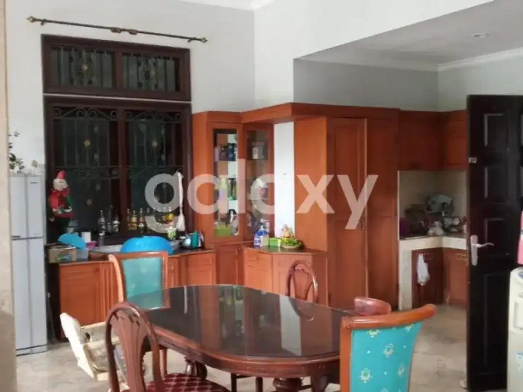 RUMAH SEMI VILLA 2 LANTAI DI GURITA SESETAN DENPASAR, BALI - Image 8 of 10