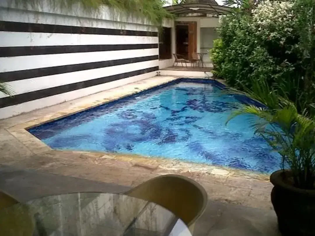 GRAND LUXURY ESTATE IN MUTIARA MANSION — FULLY FURNISHED (WEST DENPASAR) - Image 2 of 4