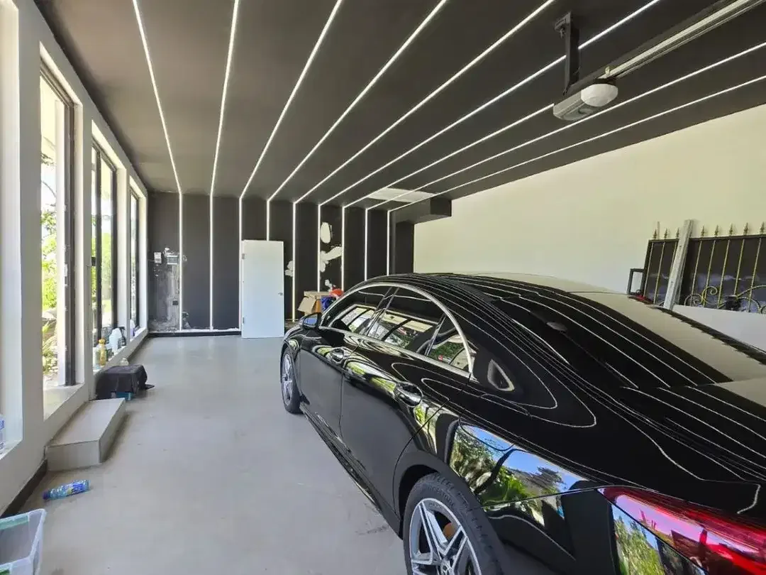 DIJUAL  Luxury Villas 4 Beds, area badung Bali - Image 1 of 10