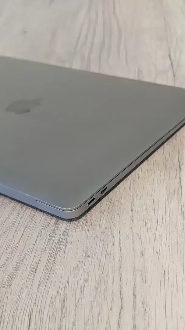 MACBOOK AIR 2019 - Image 6 of 9
