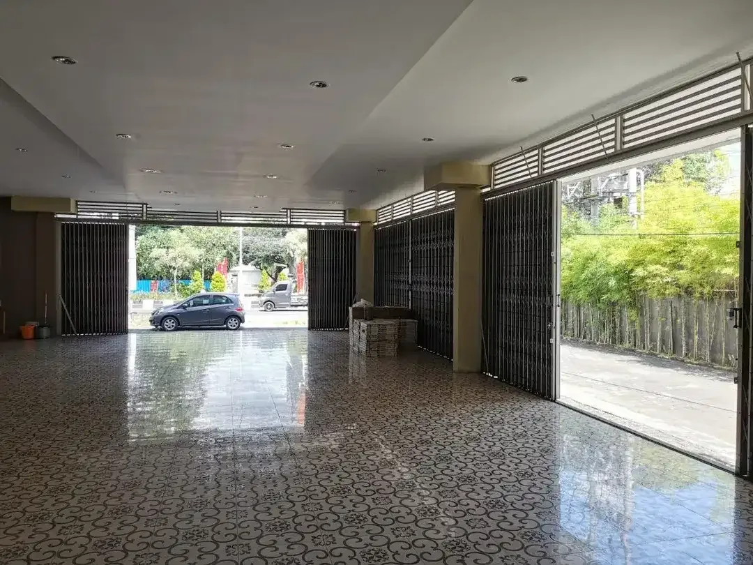 RUKO 3 LANTAI MODERN DIJUAL & DISEWAKAN – AREA IMAM BONJOL - Image 3 of 10