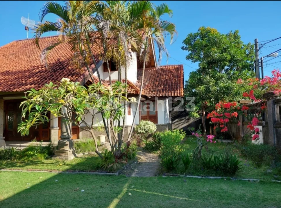 Di Jual Rumah Semi Villa Murah Lokasi Strategis - Image 1 of 4