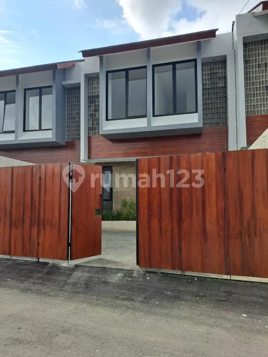 Rumah Siap Huni dengan Konsep Style Tropical Dijual di Kwanji Dalung - Image 1 of 4