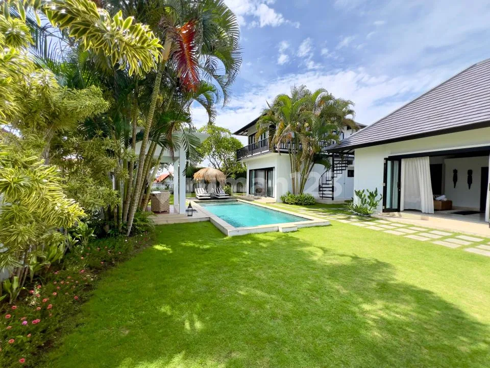 Price Drop Villa Luxury Tropical Canggu Dekat Batu Bolong Beach - Image 3 of 4