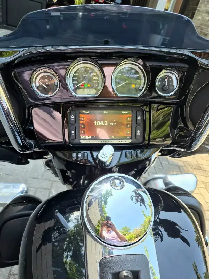 Harley Davidson ULTRA LIMITED M8 107ci,VIN 2018 5HD asia,odo 5 rb mls - Image 3 of 10