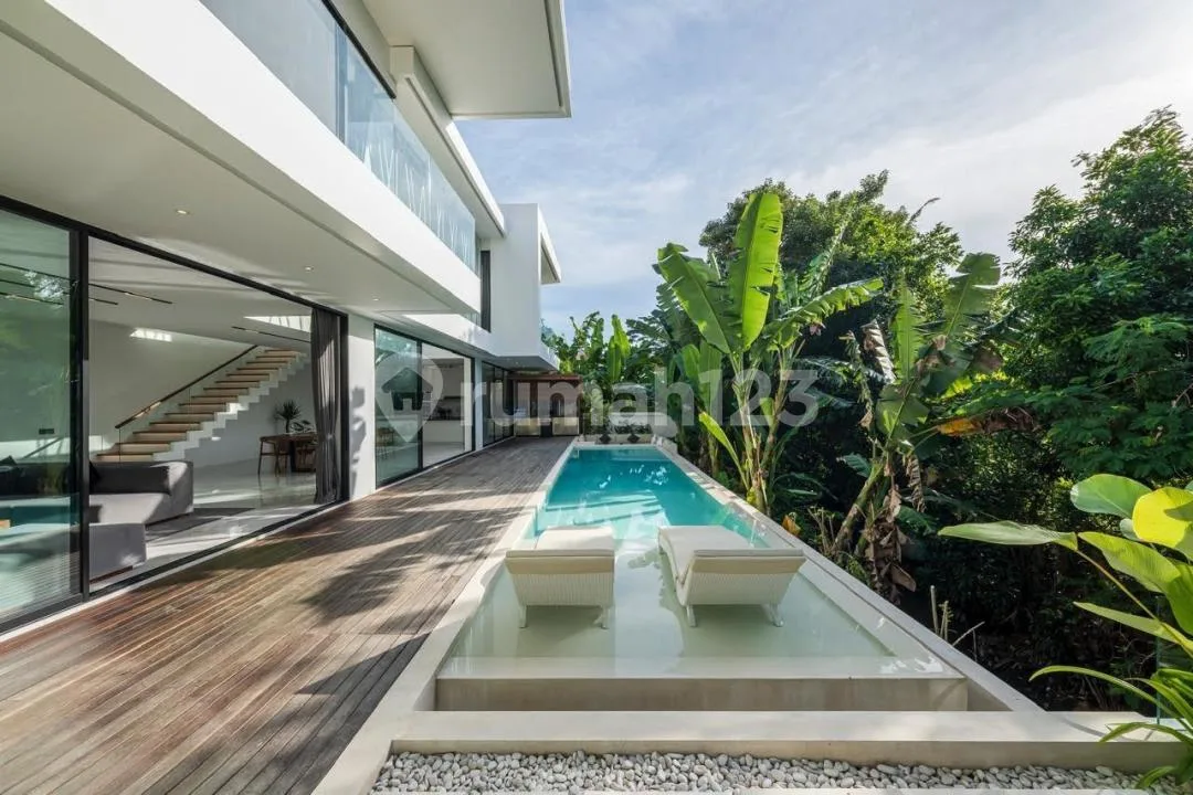 Villa Mewah View Sawah With Pool Lengkap Premium Strategis Canggu - Image 1 of 4