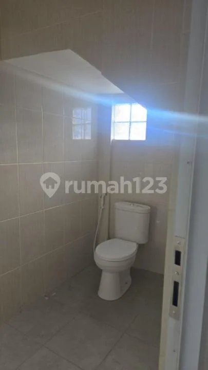 Dijual Ruko 3 Lantai - Jl. Nangka Denpasar Lokasi Strategis di Pusat Kota - Image 3 of 4
