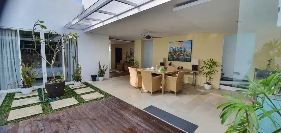 Villa Modern Style One Gate System Strategis Dekat Tol Nusa Dua - Image 2 of 10