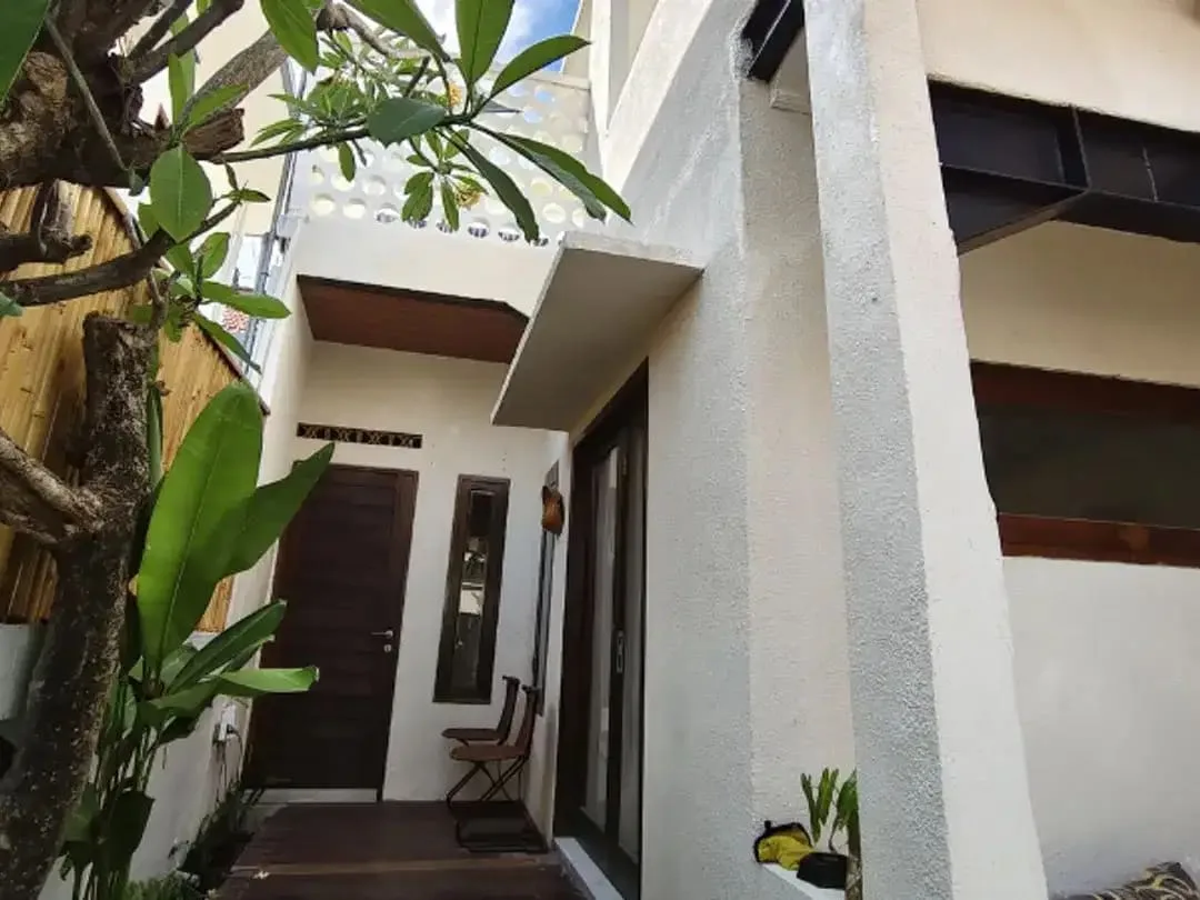 VILLA MODERN TROPIS DI PENGIASAN SANUR DENPASAR - Image 2 of 10