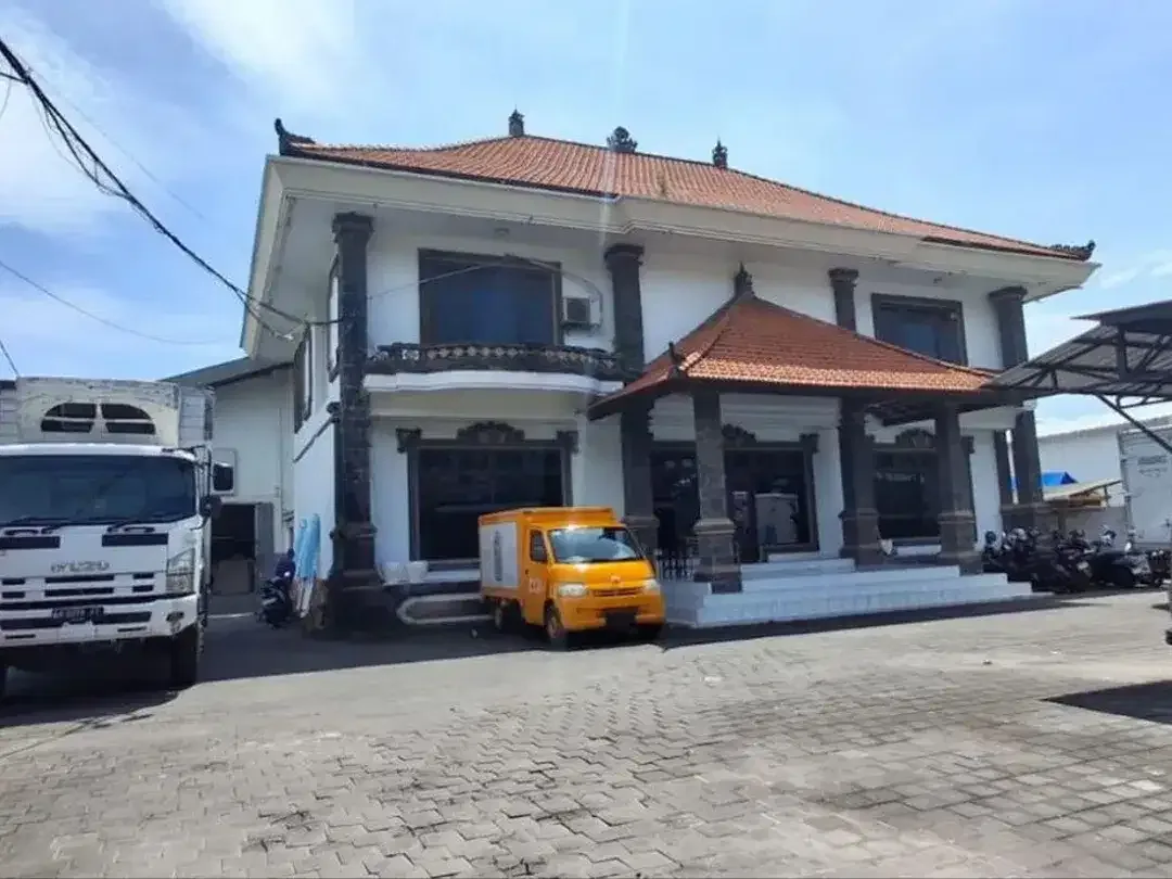 Kantor dan Gudang Strategis Dijual, di Area Sunset Road Badung - Image 1 of 6