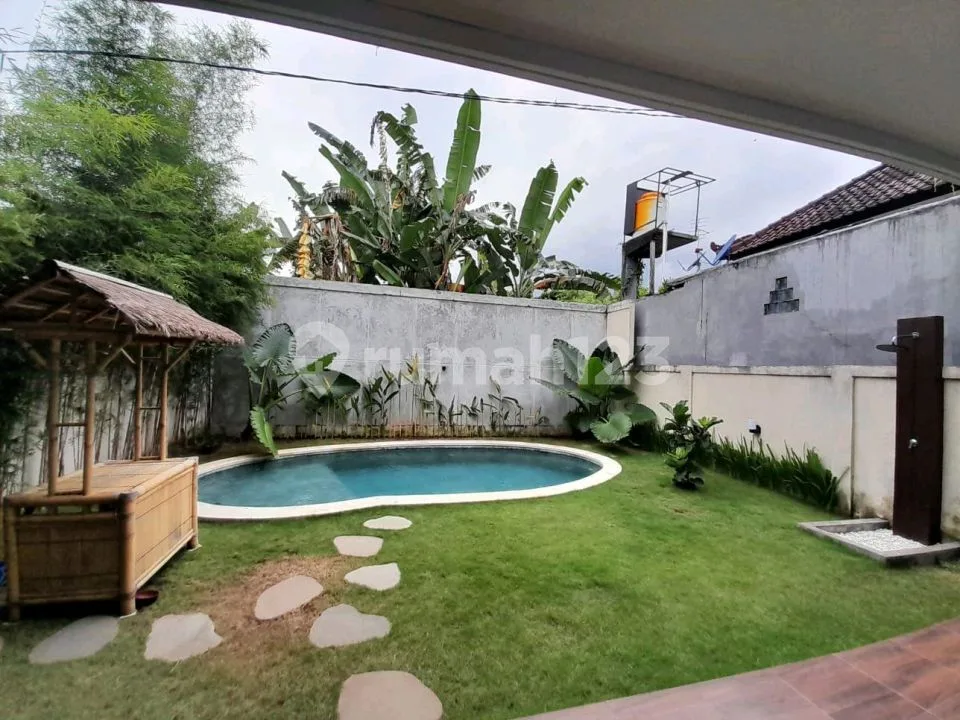 Beautiful Villa Located In Exclusive Area - Image 3 of 4