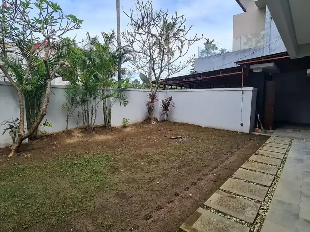 Rumah eksklusif di kawasan premium, dijual area Sunset Road. - Image 7 of 10