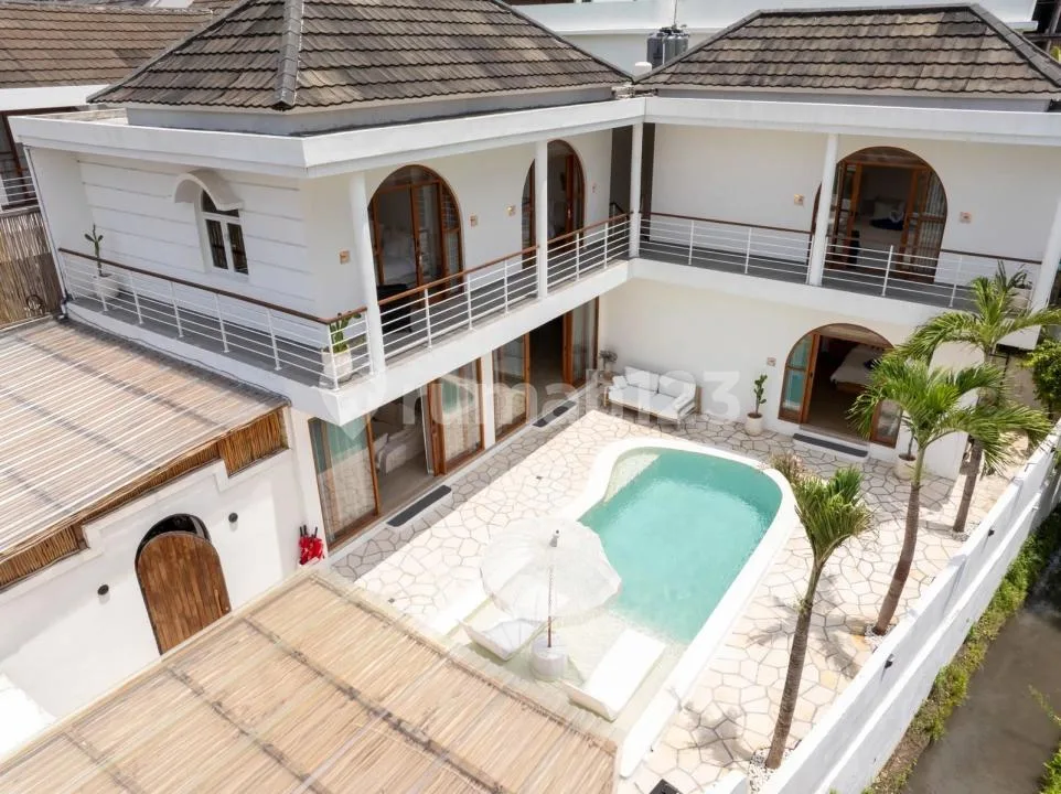 Villa Elegan Private Pool Tibubeneng Berawa #8438 - Image 1 of 4