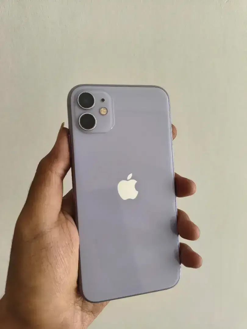 Iphone 11 128gb Inter bisa pakai XL kartu lain tingga unblock - Image 1 of 3