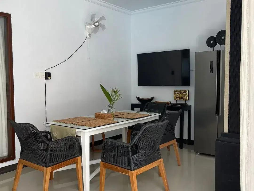 Rent - A nice villa in prime area Berawa, Canggu, Bali - Image 3 of 10