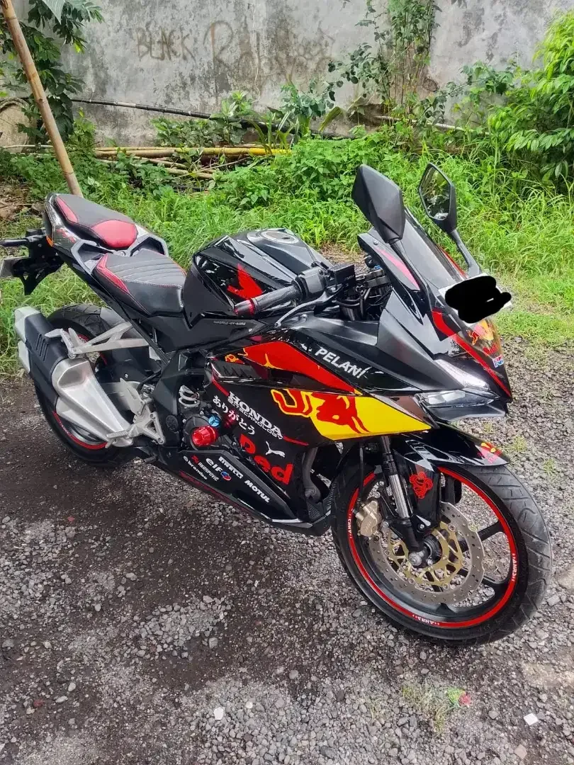CBR 250RR NON ABS BLACK FREEDOM 2019 - Image 2 of 2