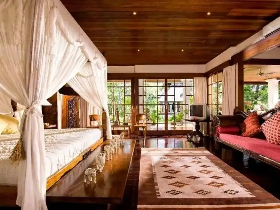 LUXURY VILLA ESTATE SANUR – 30 ARE, 8 BEDROOM - Image 4 of 10
