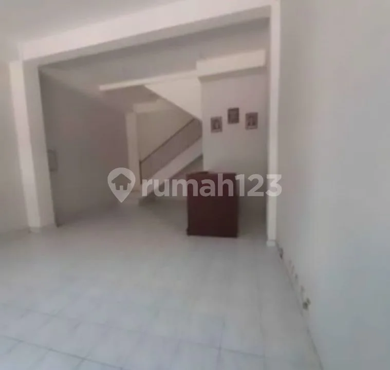 Ruko 2,5 Lantai Lokasi Strategis Jl. Raya Sesetan Denpasar Bali - Image 3 of 4
