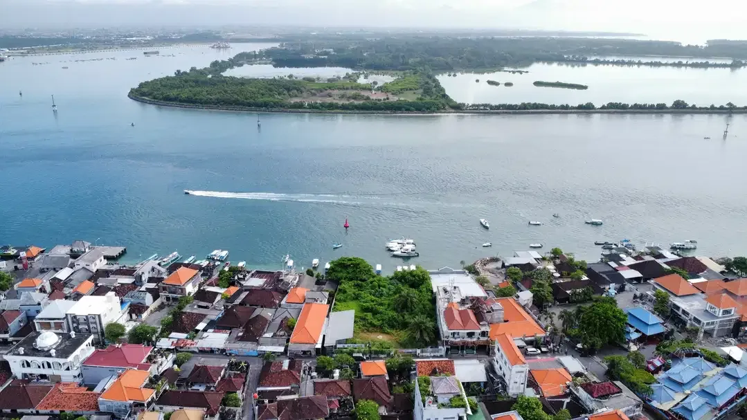 Beachfront Land with Sunrise and Plane Landing in Tanjung Benoa Bali - Image 7 of 10