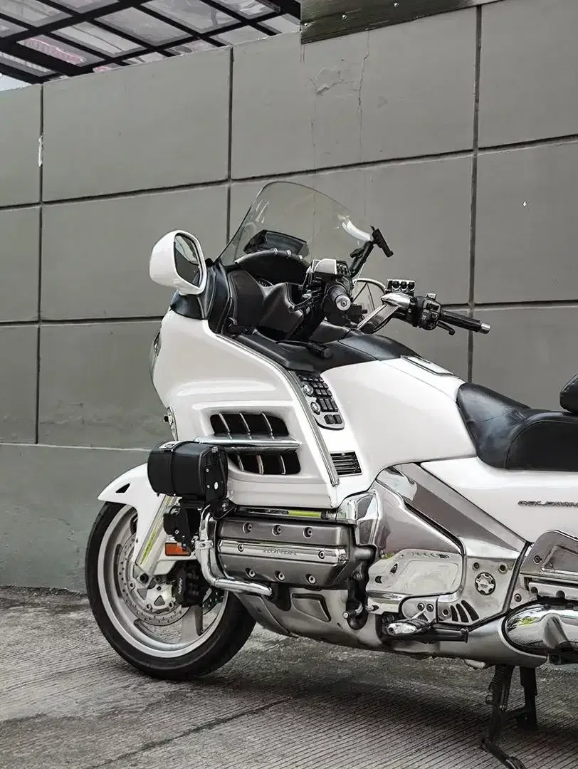 HONDA GOLDWING GL 1800 2011 FULLPAPER SPEC ISTIMEWA GOLD WING TT FP - Image 8 of 10