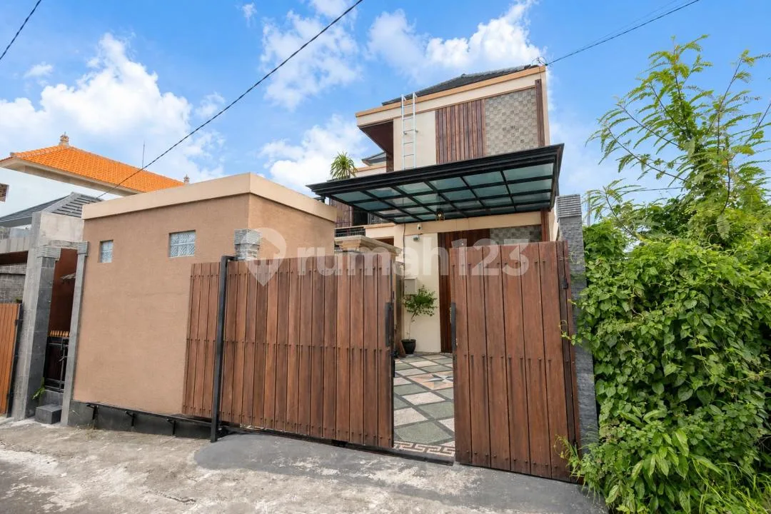 Villa Modern 3 Kamar dengan Private Pool Dekat Seminyak, Umalas & Canggu - Fully Furnished - Image 3 of 4