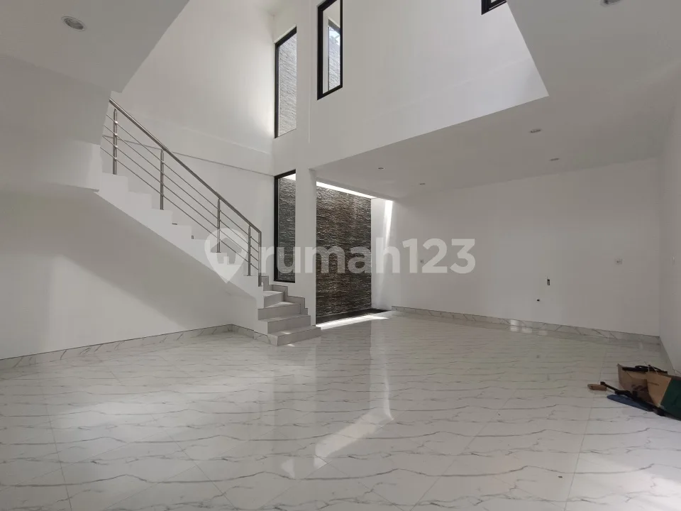 Rumah 2 Lantai Siap Huni Suasana Tenang Pedunga Bali - Image 3 of 4