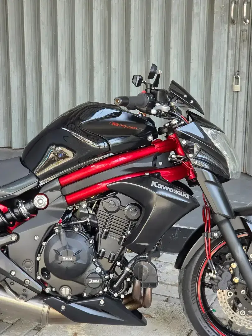Moge Naked Kawasaki ER6N/ER6 ABS th 2015 Red Chasis Like New Siap Gas - Image 6 of 10