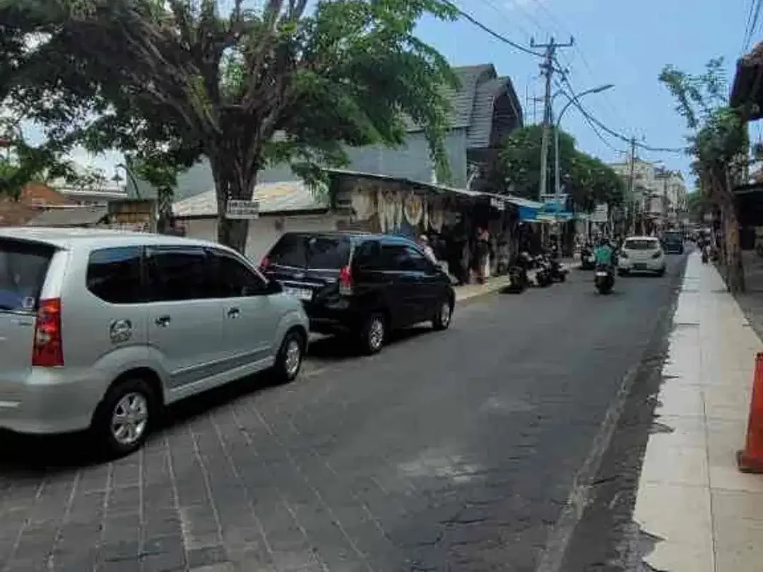 FOR SALE: Tanah Komersial

Lokasi: Padma Legian Jalan Utama - Image 5 of 5