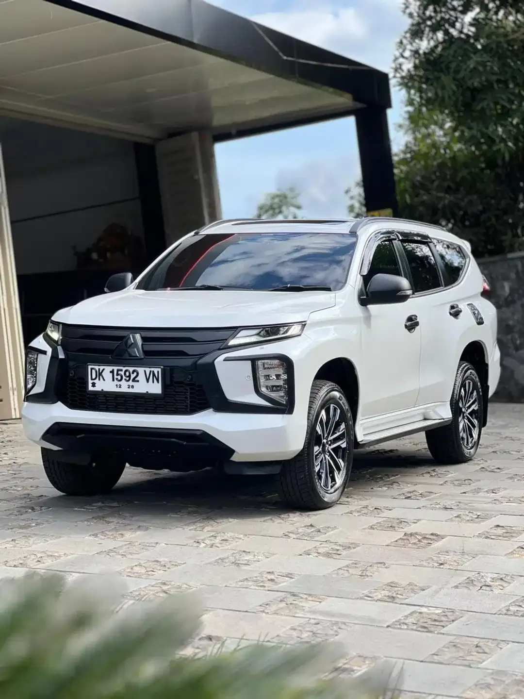 Pajero Sport Dakar 2023 Asli Bali Low KM 20rb - Image 1 of 10