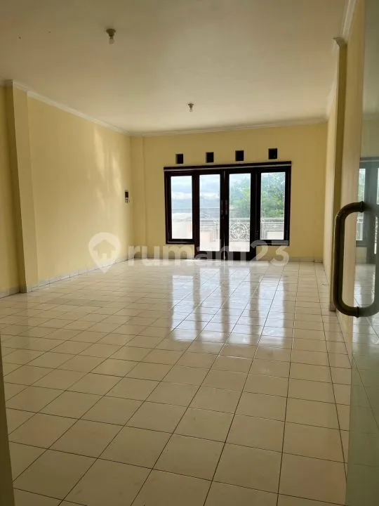 Ruko di Jual 3 Lantai Jalan Raya Utama Cargo Bebas Banjit SHM - Image 4 of 4