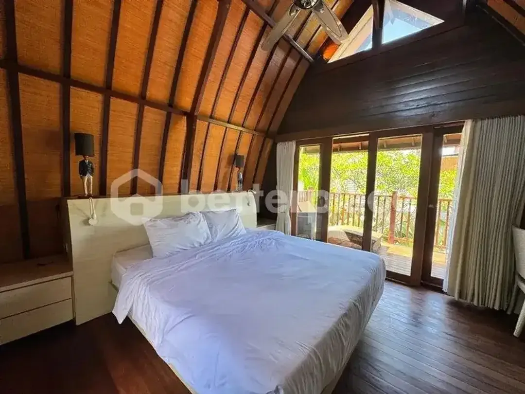 Exceptional Bali Freehold 2-Bed Villa Home Near Saba Beach with Sophisticated Open Spaces Premium Furnishings and Outstanding Lifestyle Appeal - Image 8 of 10