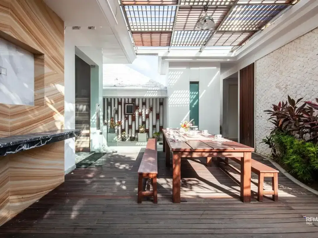 Exclusive Cliff-Front Luxury Villa with Spectacular Ocean View in Pandawa, Nusa Dua. - Image 3 of 10