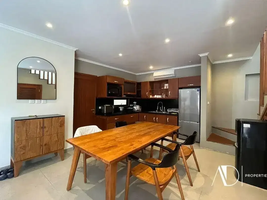 FREEHOLD | CONTEMPORARY 2-BEDROOM VILLA NEAR SEMINYAK - Image 2 of 10