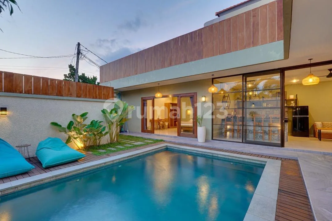 Modern Tropical Style Villa For Rentlocation - Umalas, Kerobokan - Image 1 of 4