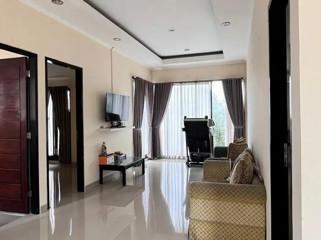 Dijual Rumah Semi-Villa Mewah 2 Lantai Full Furnished di Setia Budi, Banyuning – Singaraja, Bali - Image 10 of 10
