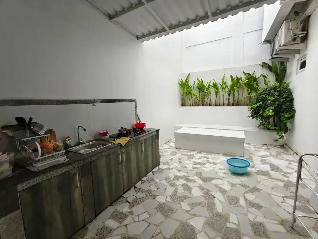 rumah 3 lantai siap huni di puri gading jimbaran,fully furnish,dkt GWK - Image 6 of 10