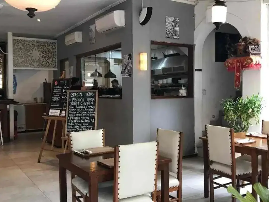 DISEWAKAN RUKO EX RESTO DAERAH BERABAN KEROBOKAN BADUNG BALI - Image 9 of 10