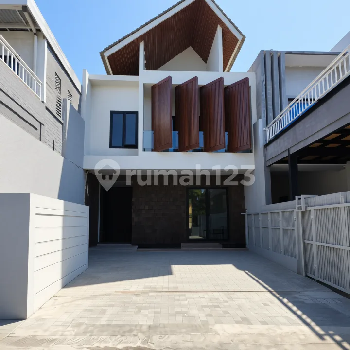 Rumah Modern Tukad Pakerisan Renon Denpasar 4Br Pool Dekat Sanur - Image 1 of 4