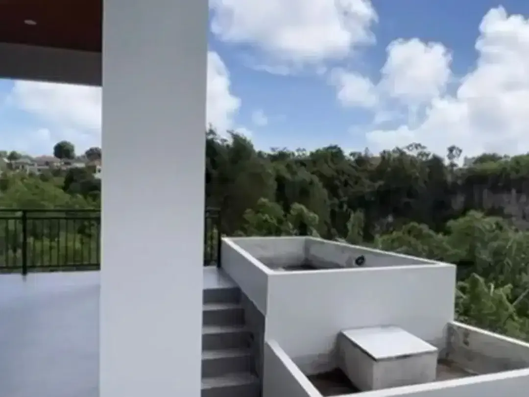 RUMAH CANTIK TERAWAT LINGKUNGAN ASRI DI UNGASAN BADUNG - Image 3 of 7