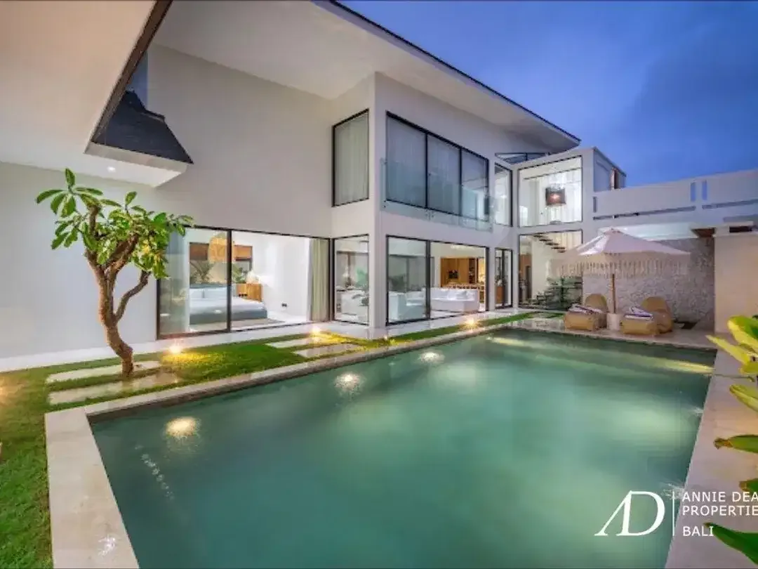 FREEHOLD / LEASEHOLD | MODERN VILLA IN PRIME SEMINYAK NEAR THE BEACH - Image 5 of 10
