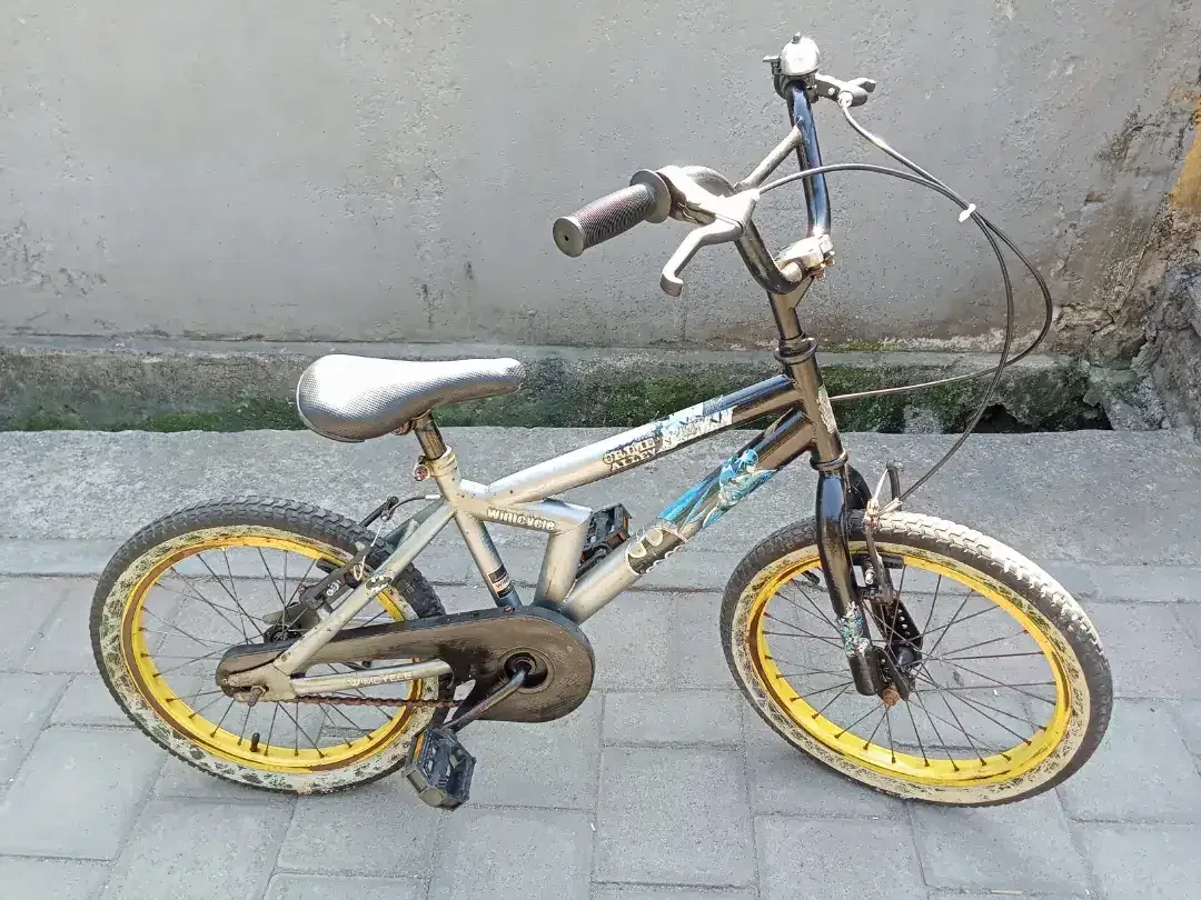 Sepeda anak WIMCYCLE BATMAN R18 - Image 1 of 4