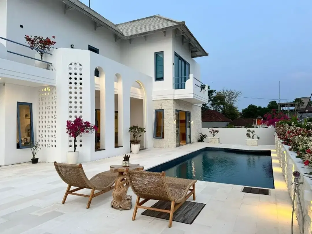 Luxury dan Beachfront Villa Tanjung Benoa - Image 2 of 10