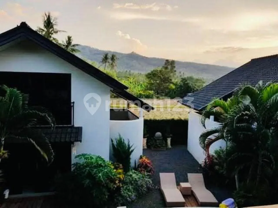 Peaceful 3 Bedroom Villa In Lovina With Beautiful Natural Views - Image 1 of 4