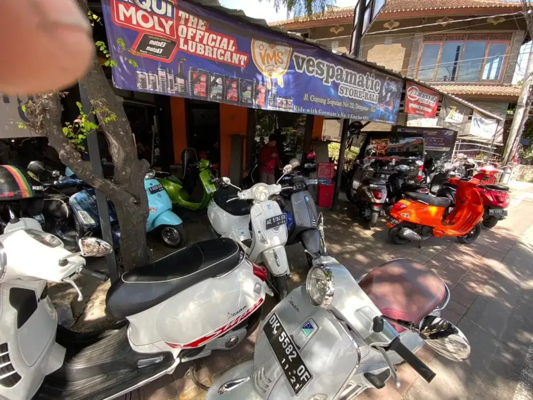Bengkel khusus Piaggio Vespa Matic Sprint LX GTS S Specialist - Image 1 of 10