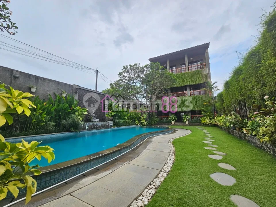 Sewa Rumah Elegan Dekat Pantai di Sanur LT 400 M2 - Image 1 of 4