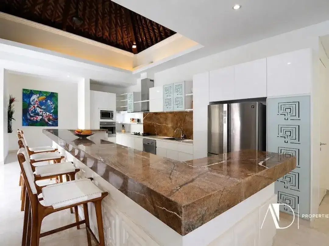 FREEHOLD | MODERN CONTEMPORARY 3-BEDROOM VILLA NEAR SEMINYAK - Image 4 of 10