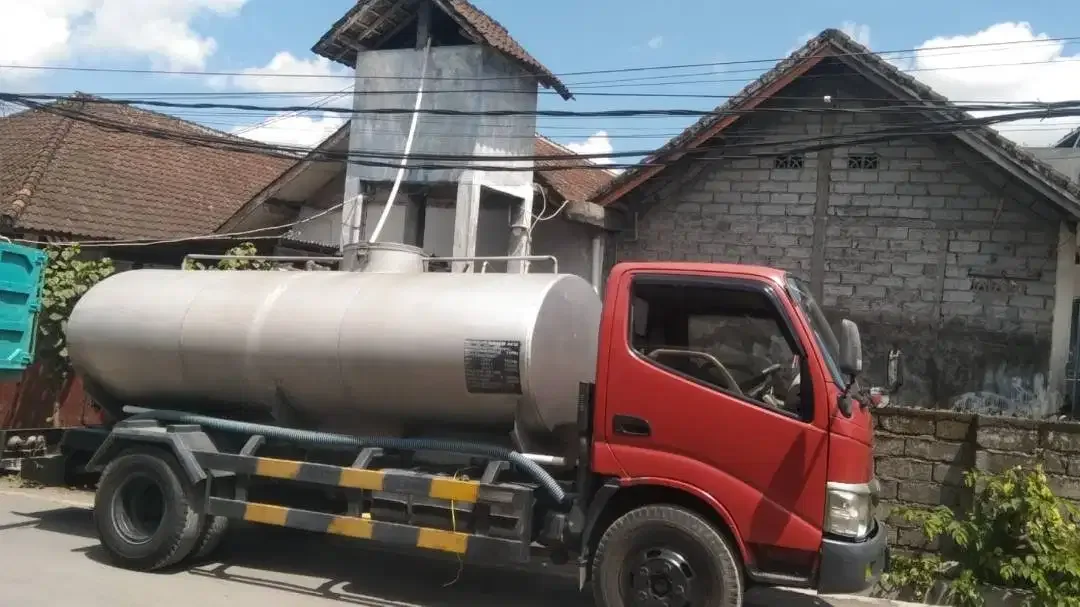 Toyota Dyna 110ET Tangki 5000L Bali - Image 5 of 8